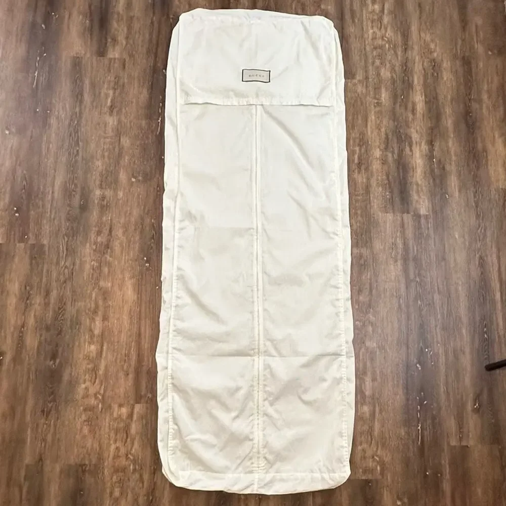 Gucci | Garment Bag & Velvet Coat Hanger | Off-white/Black | Bag: 20.5 x 57 inch